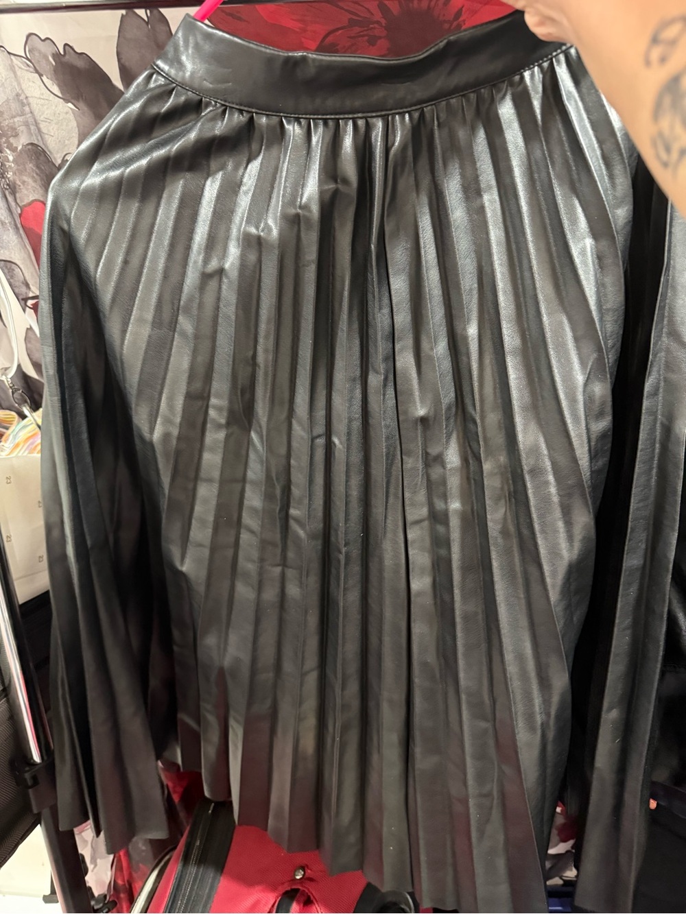 Alexia Admor Black Pleated Faux Leather Skirt with Pink-Trim Tag